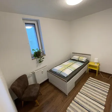 Am Brunnen Apartman *